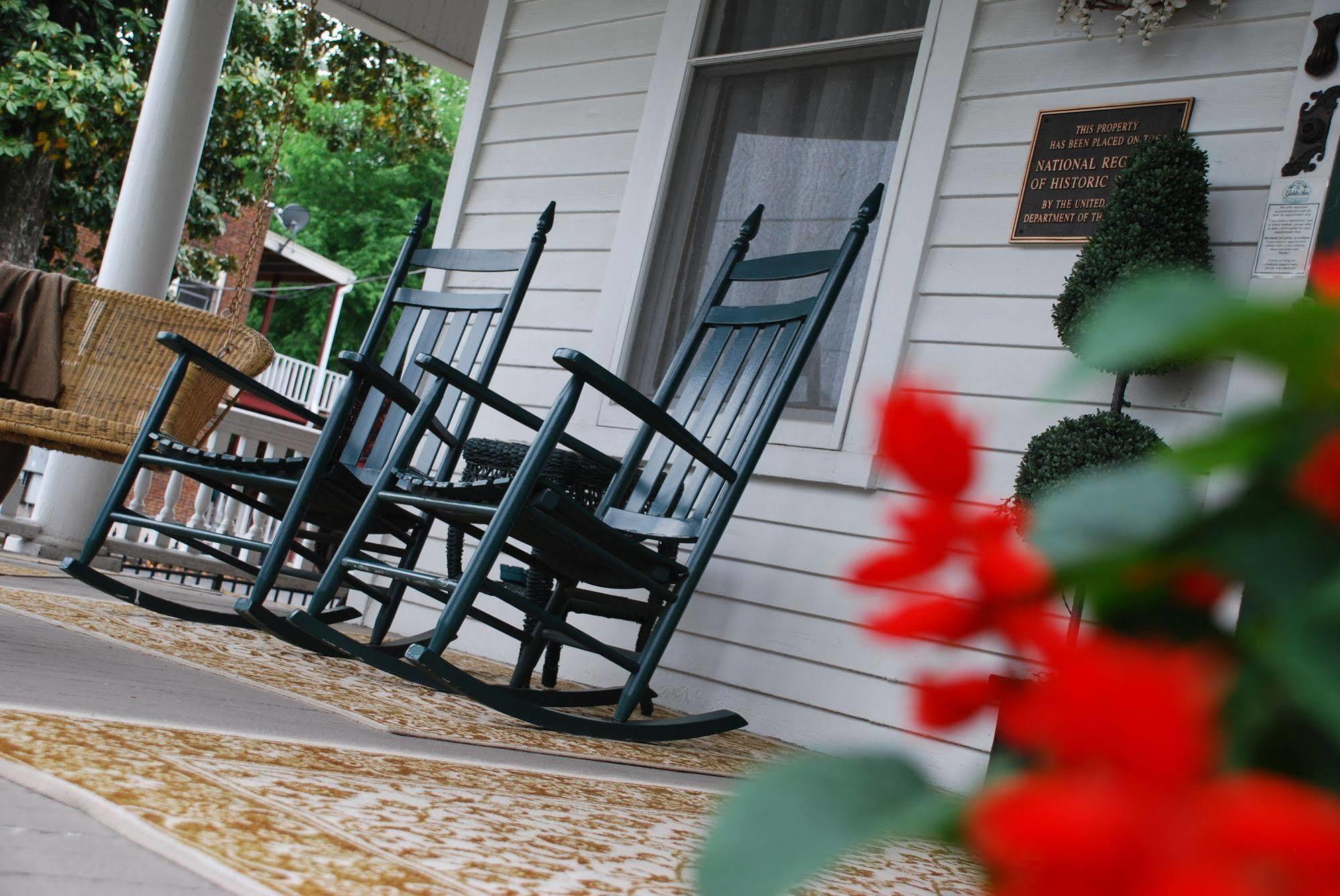 The Gables Inn Hot Springs Exterior photo